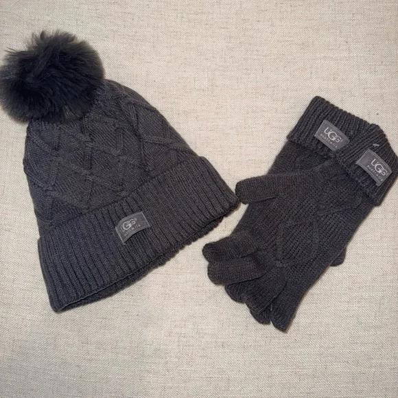 Charcoal gray UGG hat and gloves - Picture 2 of 3